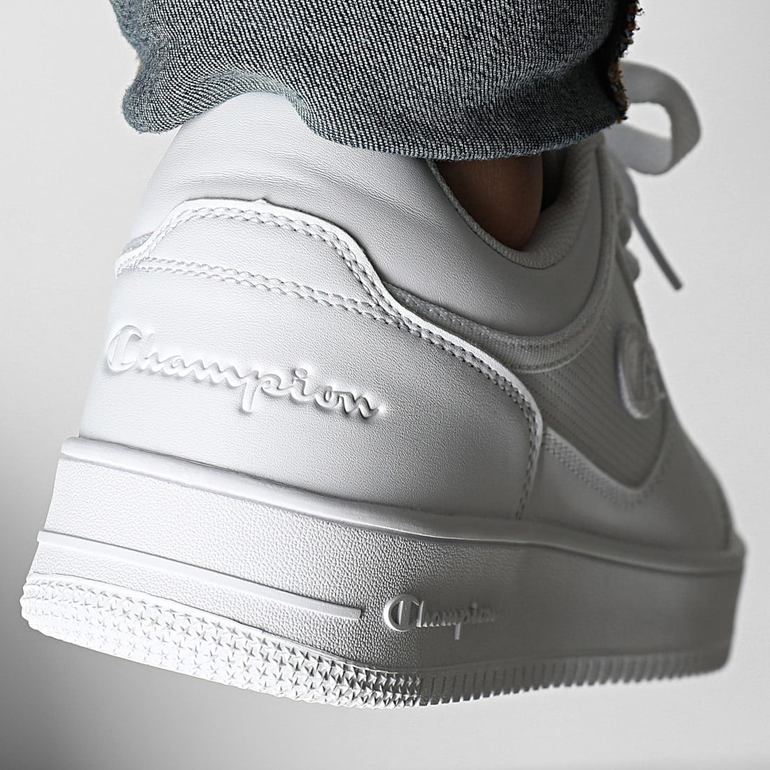 Champion - RD18 Low S21905 Triple White sneakers Champion - RD18 Low S21905 Triple White sneakers Champion 100% authentic RD18 Low S21905 Triple White sneakers