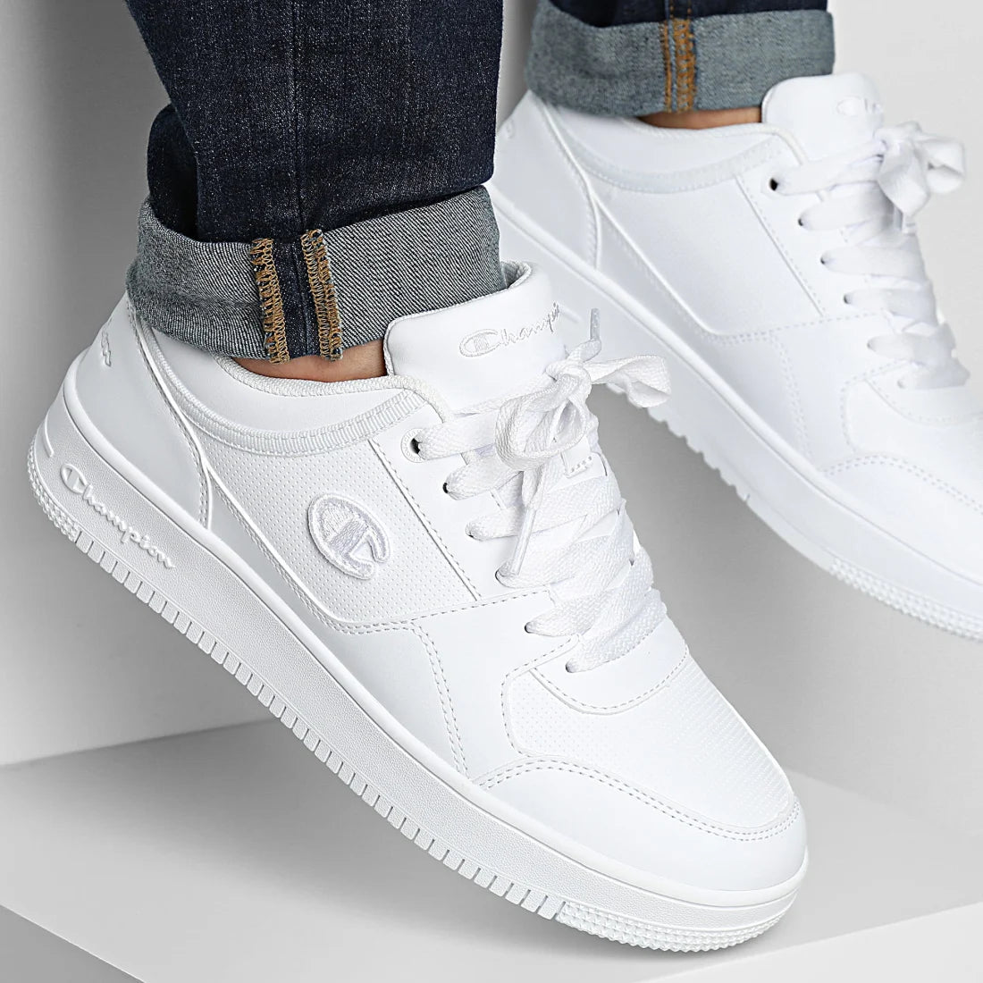 Champion - RD18 Low S21905 Triple White sneakers Champion - RD18 Low S21905 Triple White sneakers Champion 100% authentic RD18 Low S21905 Triple White sneakers