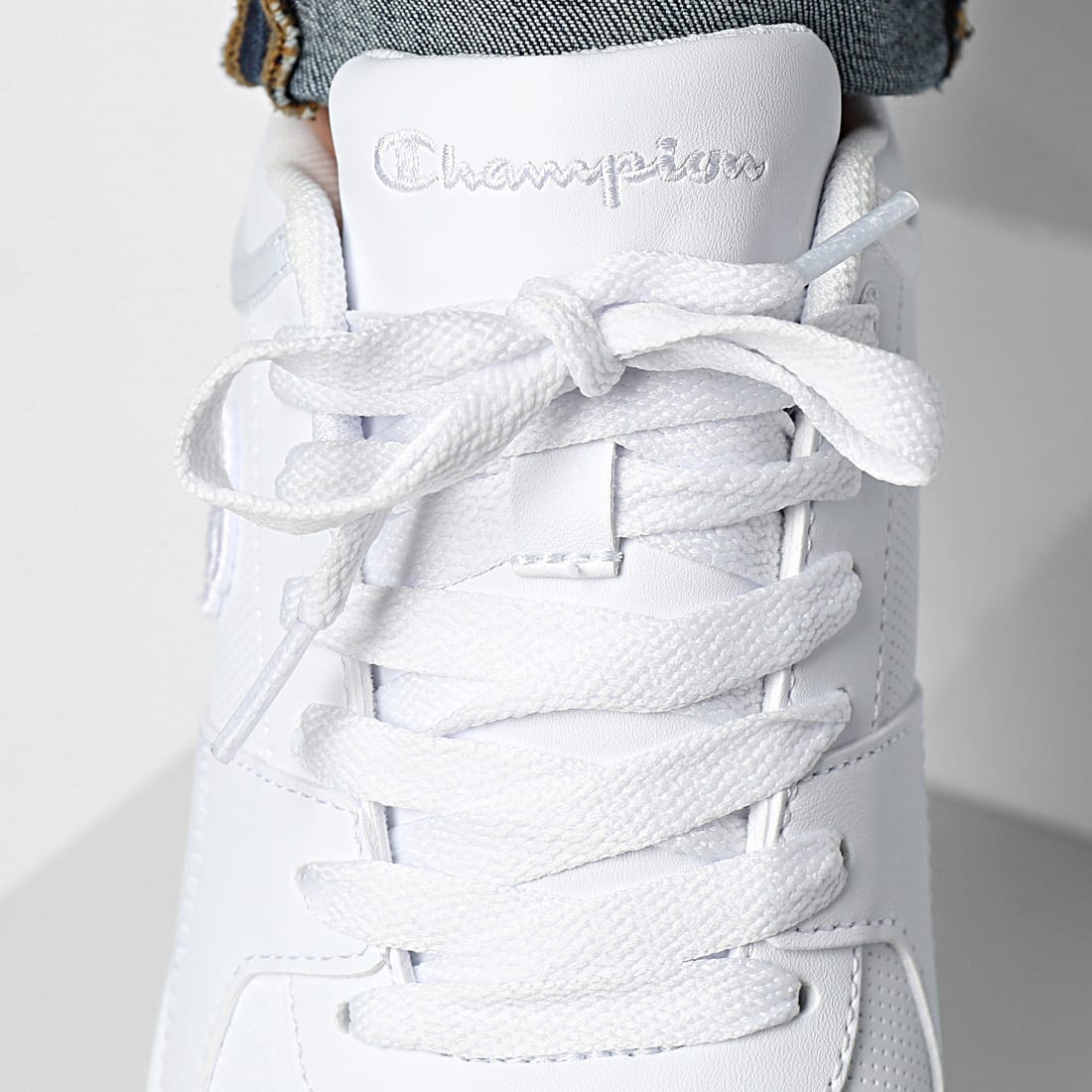 Champion - RD18 Low S21905 Triple White sneakers Champion - RD18 Low S21905 Triple White sneakers Champion 100% authentic RD18 Low S21905 Triple White sneakers